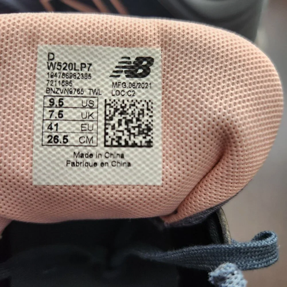 🩶🩷New Balance 520 v7 Women's Running‎ Shoes - Gray/Pink 9.5 Wide (W520LP7) NEW